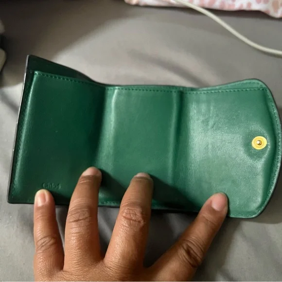 Chloé Compact Wallet - Picture 3 of 10